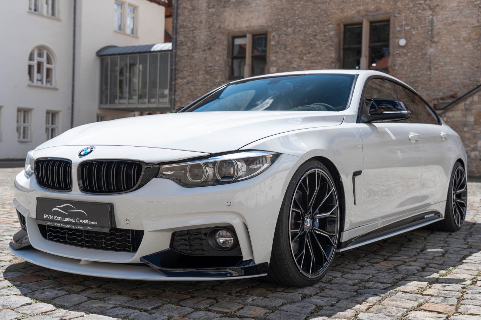 Fahrzeugabbildung BMW 440I GC M-PERFORMANCE HUD H&K LED KAM CARPLAY