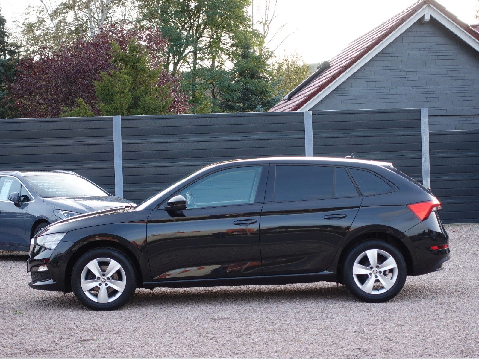 Fahrzeugabbildung SKODA Scala 1.0 TSI 81kW Ambition Business/LED/Navi/..