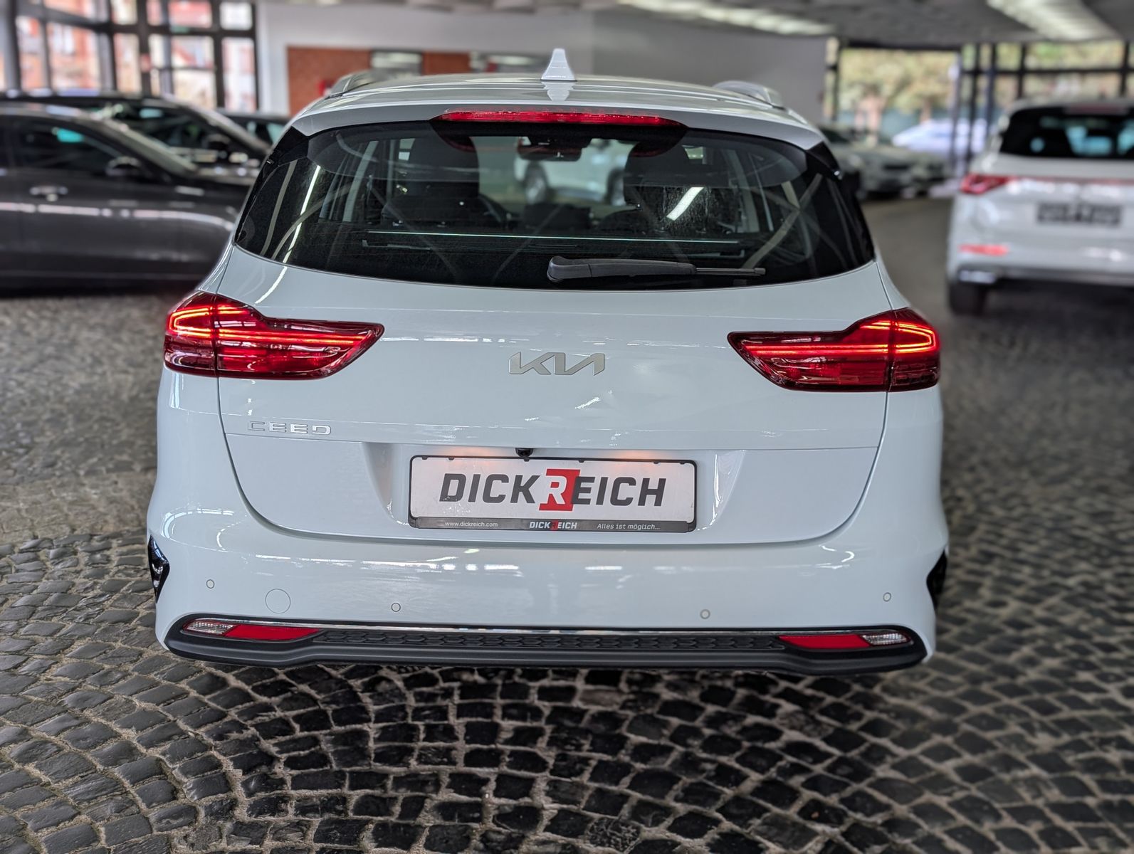 Fahrzeugabbildung Kia cee'd Sportswagon 1.5 Spirit SCC JBL KAM 7J Gar.