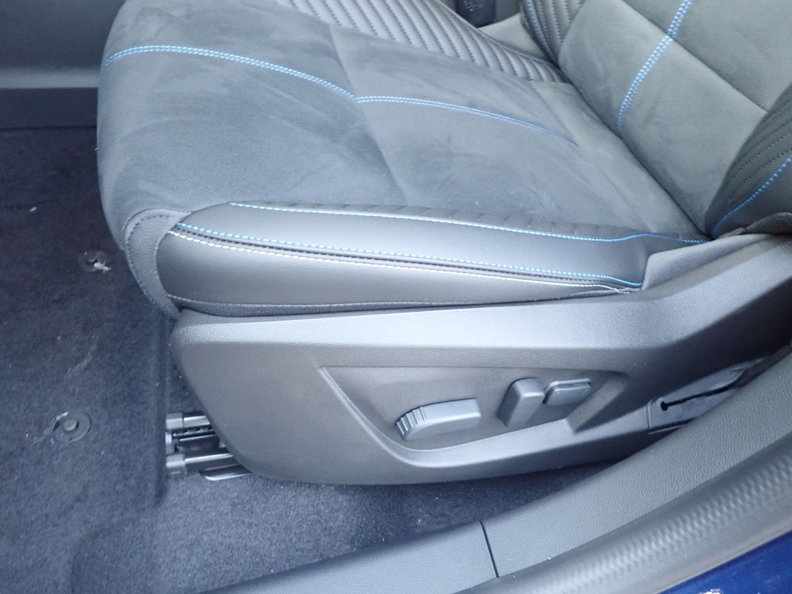 Fahrzeugabbildung Renault Arkana Esprit Alpine Mild Hybrid 140 EDC