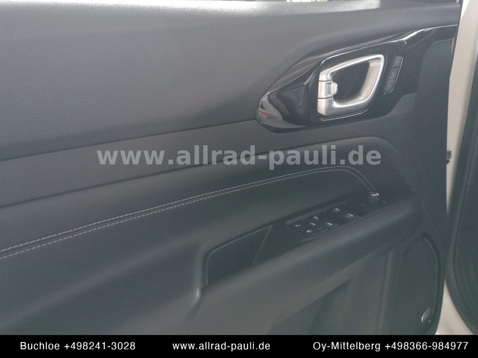 Jeep Compass 1.3 T-GDI S - INFOTAINMENT | 8-fach