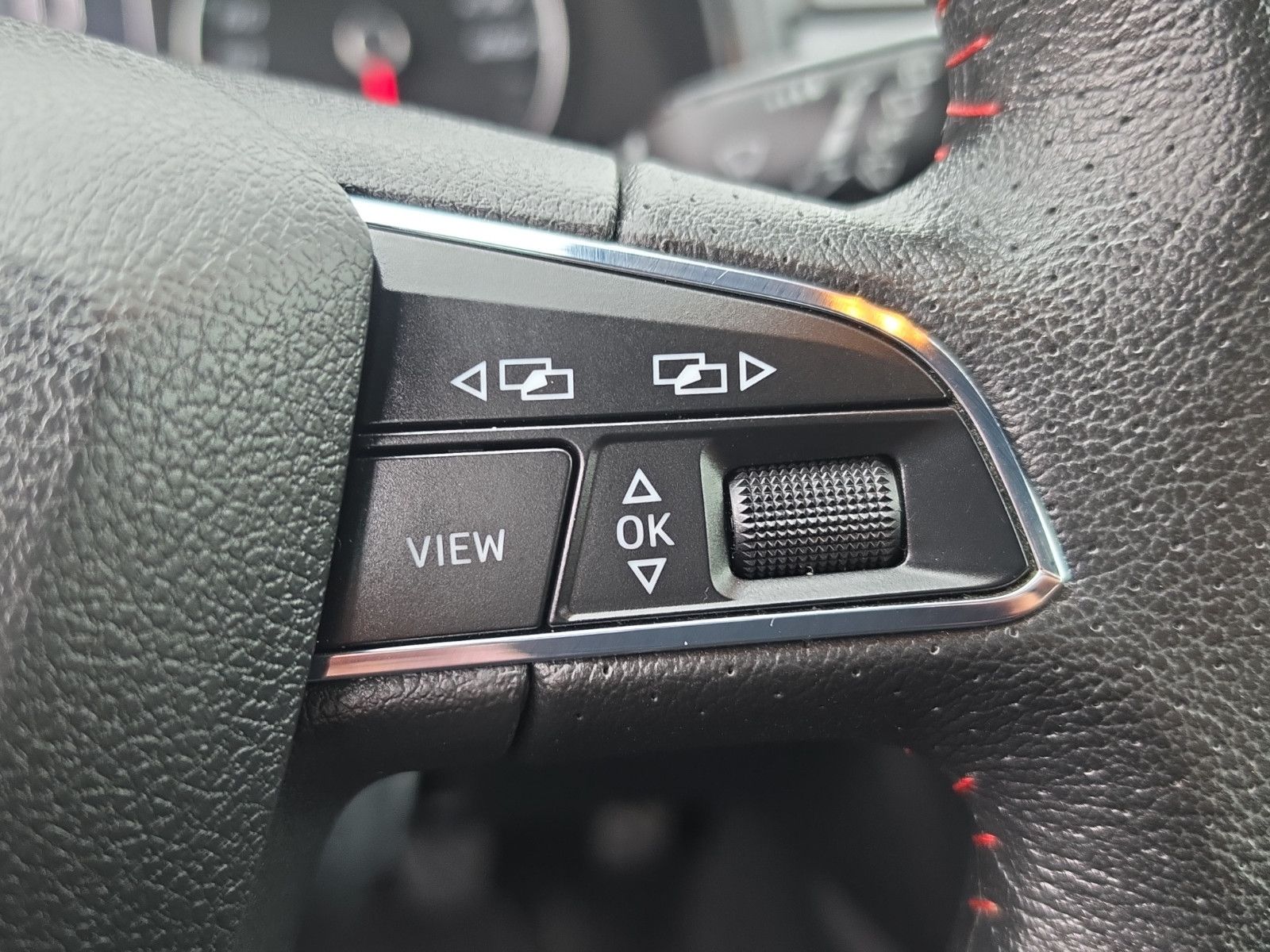 Fahrzeugabbildung SEAT Arona FR PDC SHZ AHK