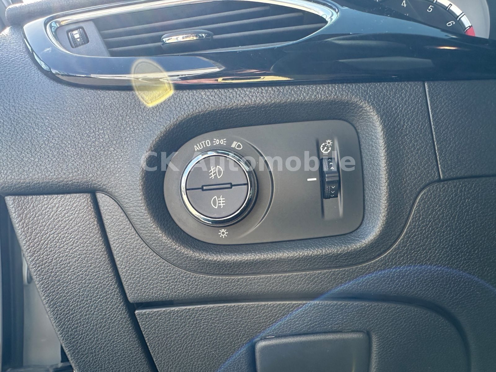 Fahrzeugabbildung Opel Astra K 1.6 Turbo Dynamic Autom./Navi/LED/ACC