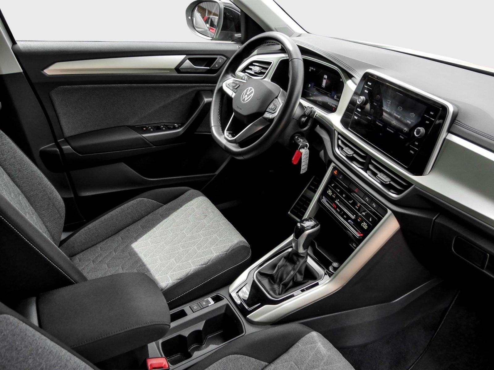 Volkswagen T-Roc MOVE 1.5 TSI DSG LED App-Connect TravelAs foto 3