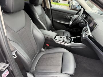BMW 320i Touring SportLine+LED+StLüftung+App+Virtual