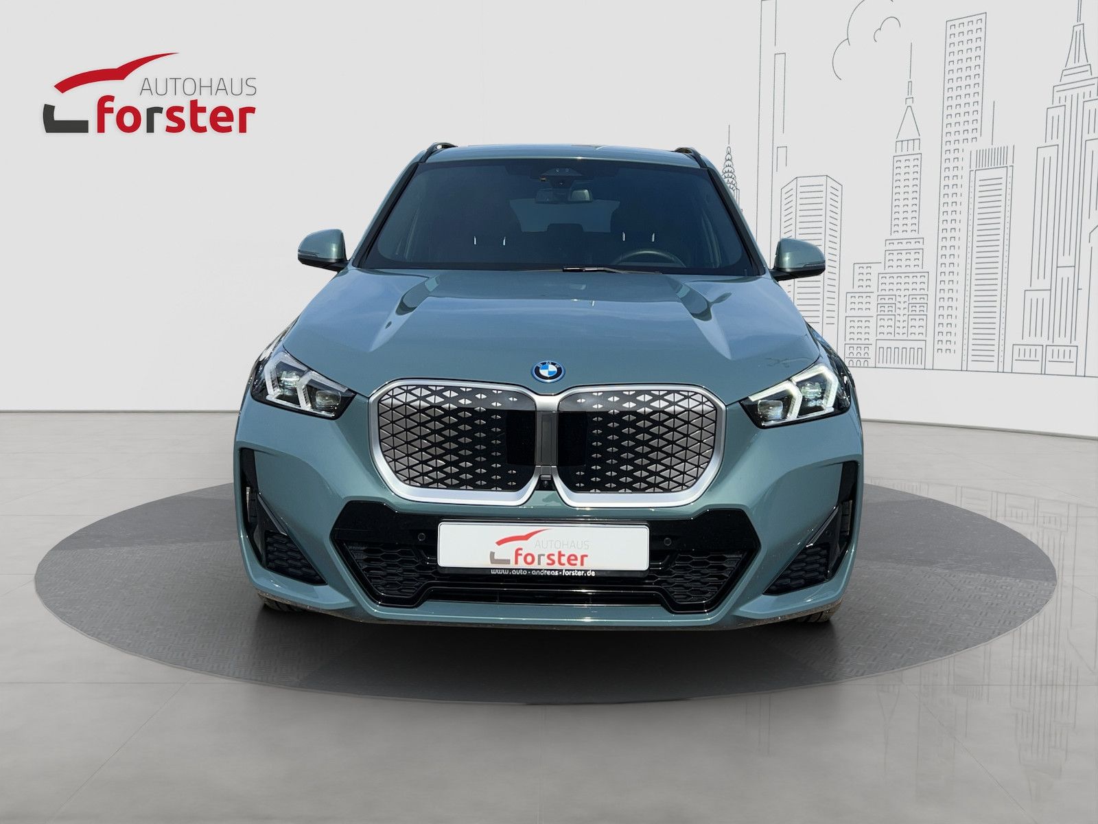 BMW iX1 30 xDrive M Sport AHK ACC HUD Kamera foto 2