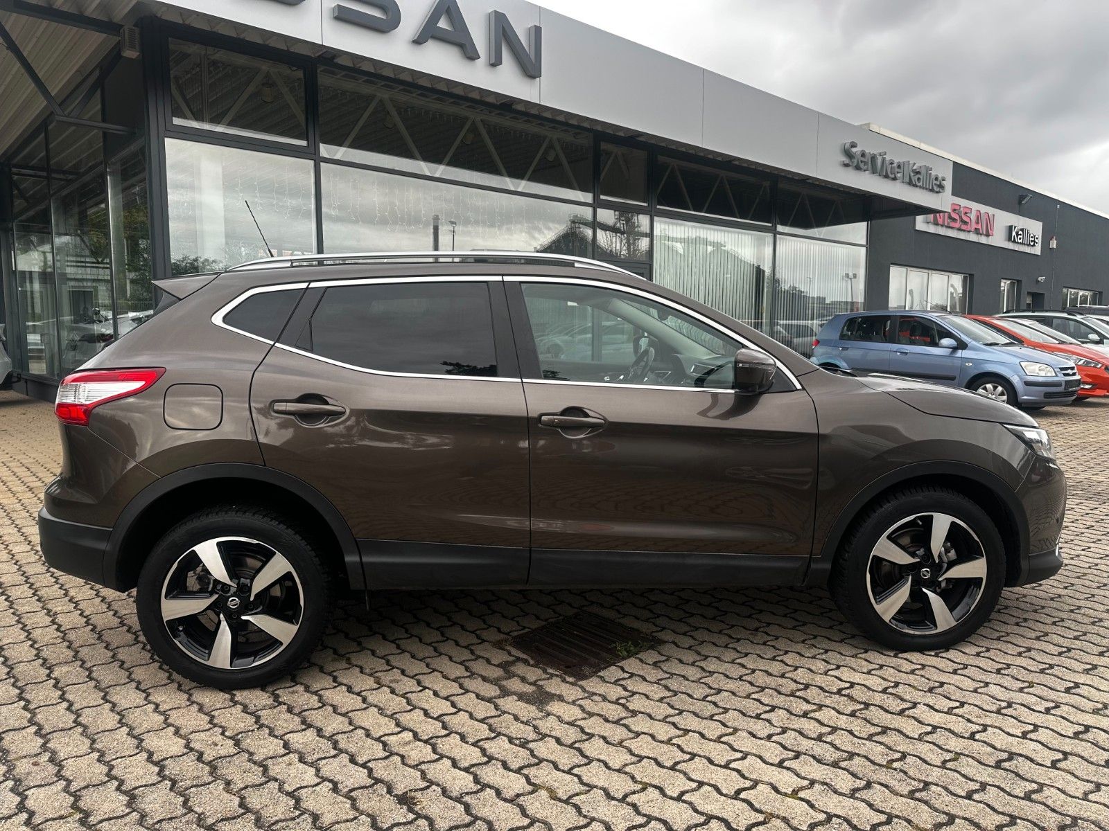 Fahrzeugabbildung Nissan Qashqai N-Connecta, AHK, Sitzheizung, wenig KM