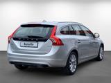 Volvo V60 Kombi D5 Summum AHK StandHZG Navi Leder Xen. - Volvo V60: Summum
