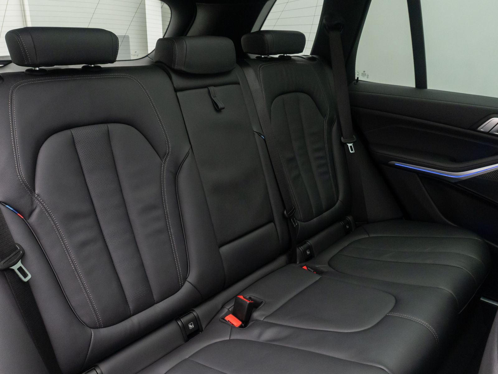 Fahrzeugabbildung BMW X5 xD30d M Sport Kamera DAB HiFi HUD Panorama