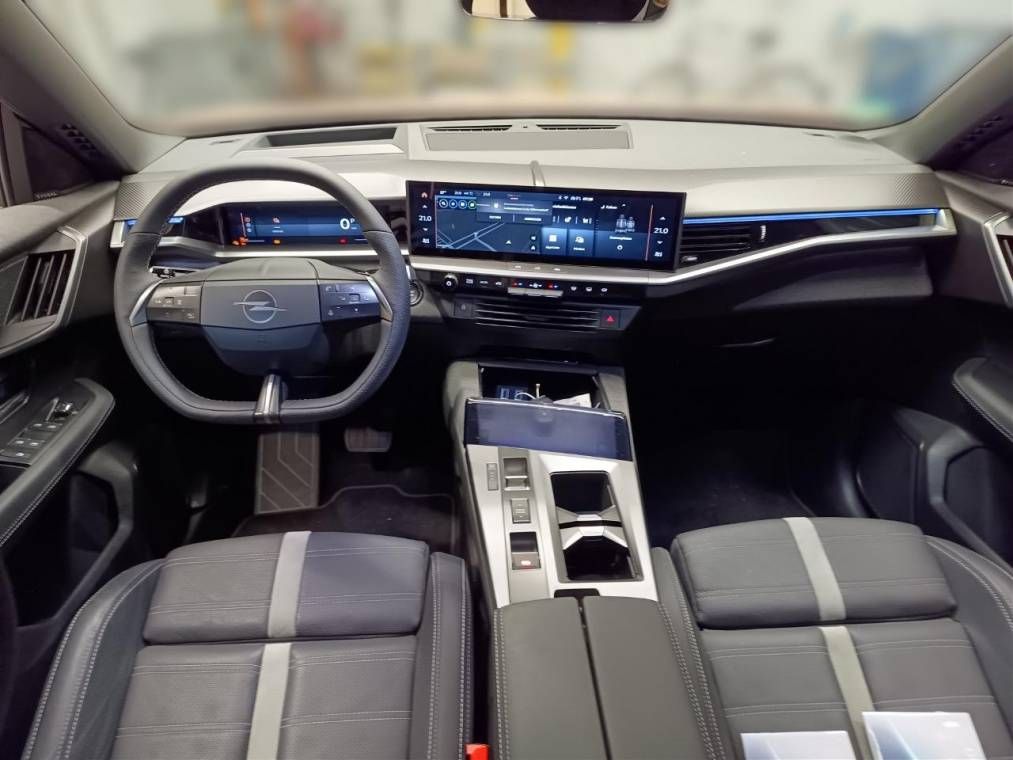 Fahrzeugabbildung Opel Grandland GS Electric 157KW