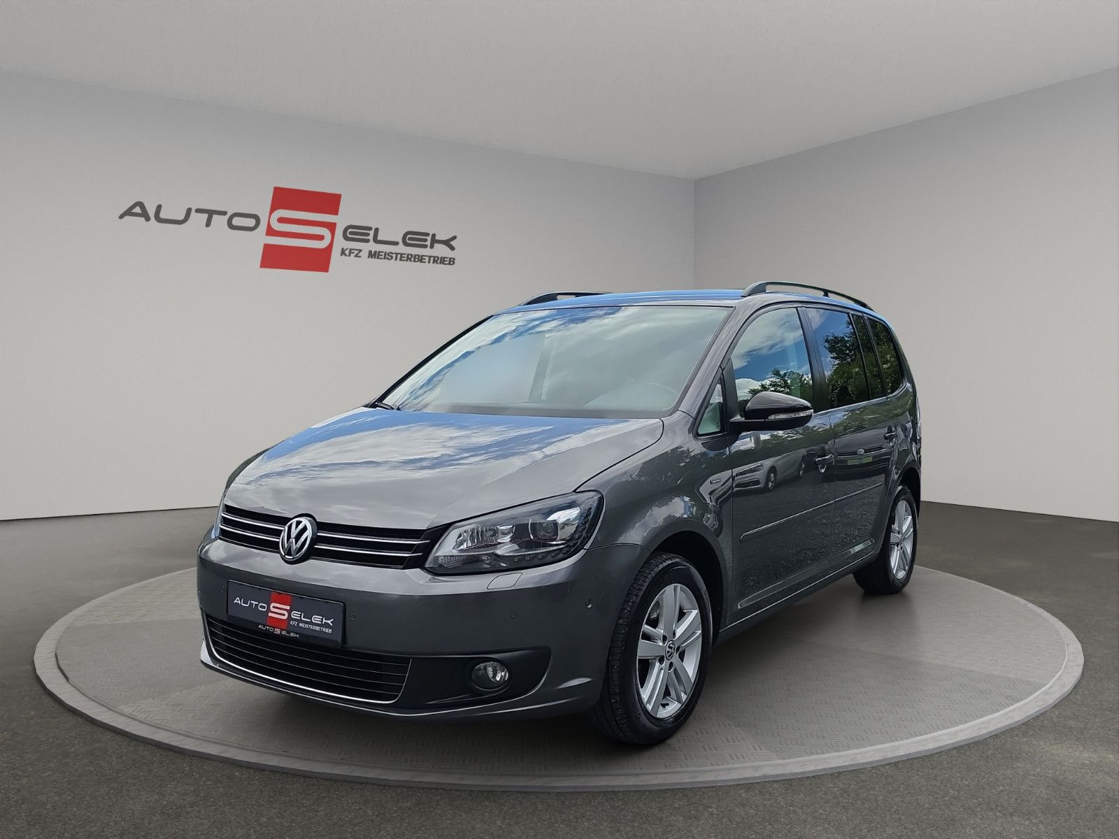 Fahrzeugabbildung Volkswagen Touran Match AUTOMATIK LEDER  PDC SHZ PDC