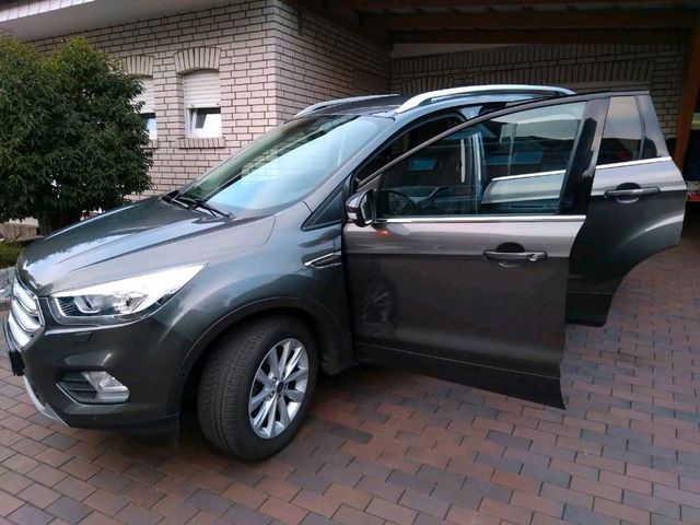 Ford Kuga Automatik Xenon Tempomat Navi.