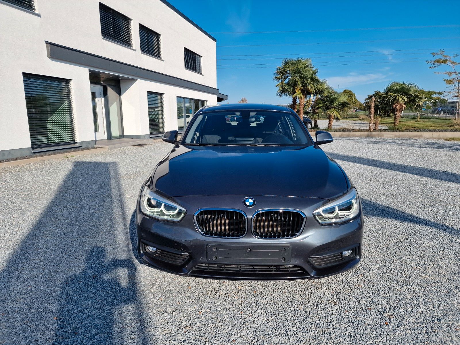 BMW 118i Aut. Advantage 5-trg., SHZ, LED, PDC, Temp imagem 3