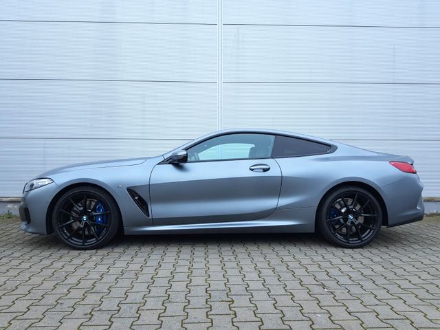 BMW 840d xDrive M Sport (Frozen Bluestone/Laser)