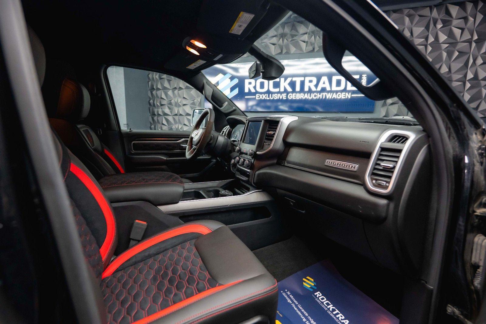 Fahrzeugabbildung Dodge RAM 5.7 V8 HEMI 4x4 OFFROAD Night-Paket Limited