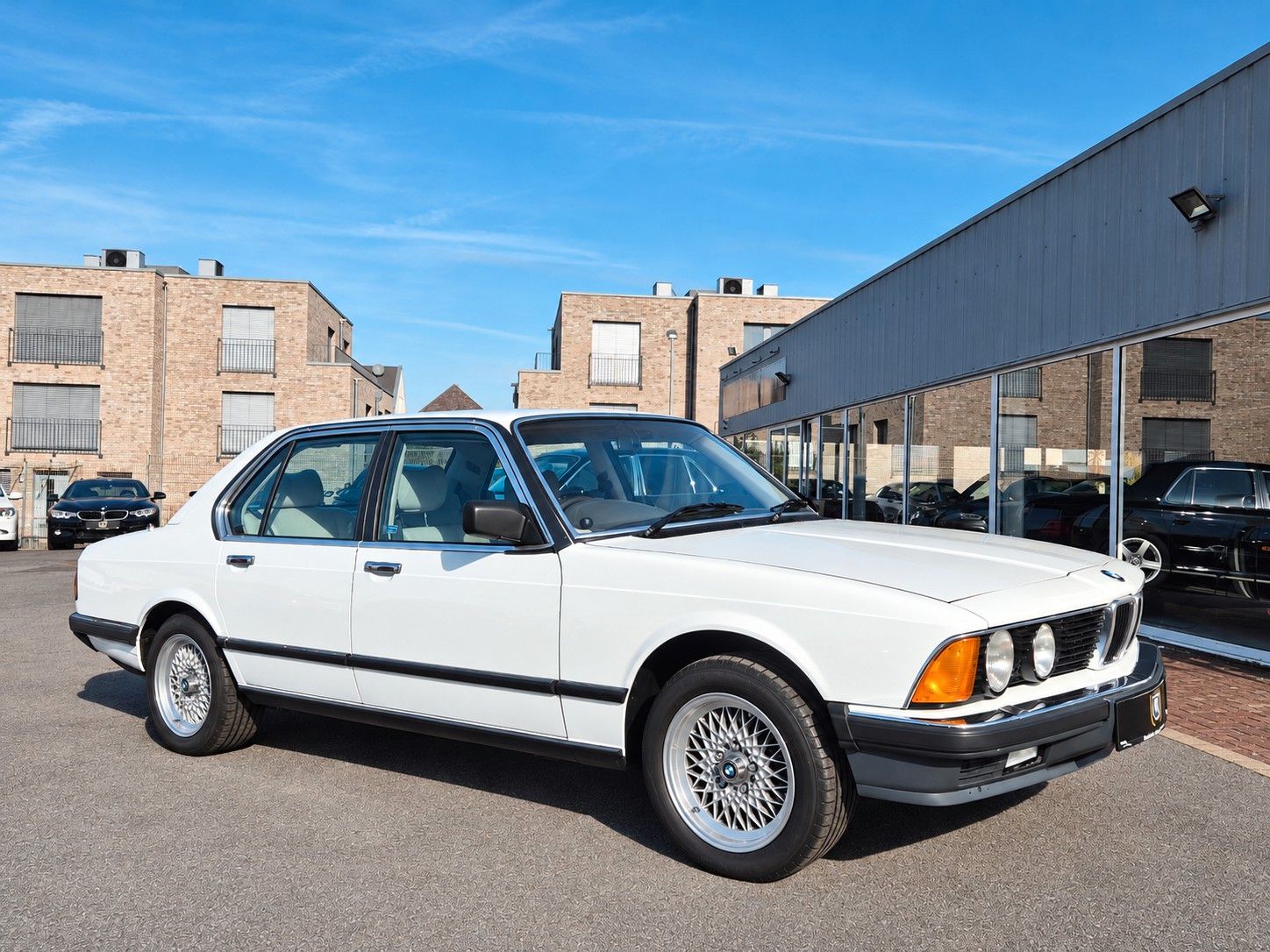 Fahrzeugabbildung BMW 745i SA/E23 mit M1 Motor/Extrem rar/20 Stk weltw