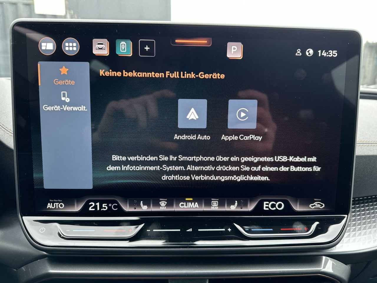 Fahrzeugabbildung CUPRA Leon ST VZ Black Edition 1.5 e-HYBRID 272 PS DSG - mit KI generiert/bearbeitet