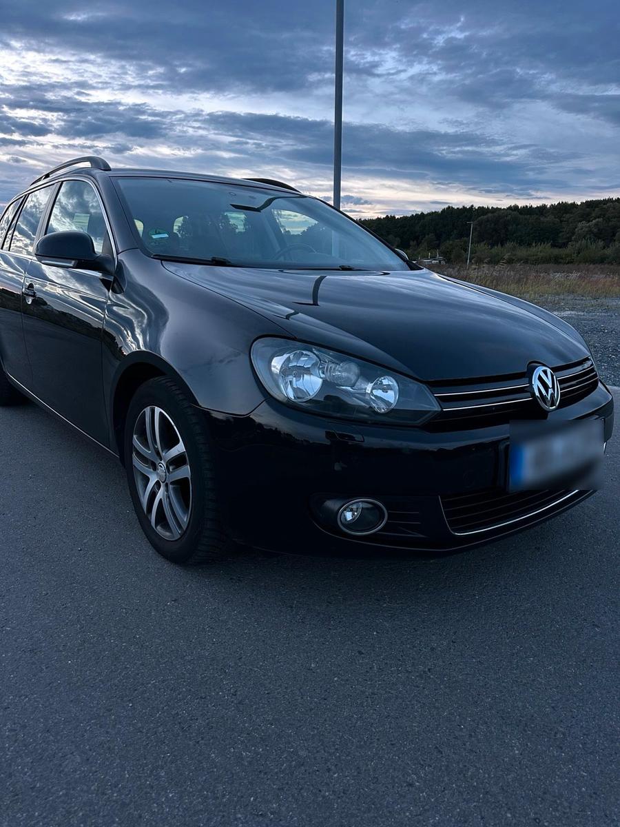Volkswagen Golf 2011 — engine 105 HP (77kW)