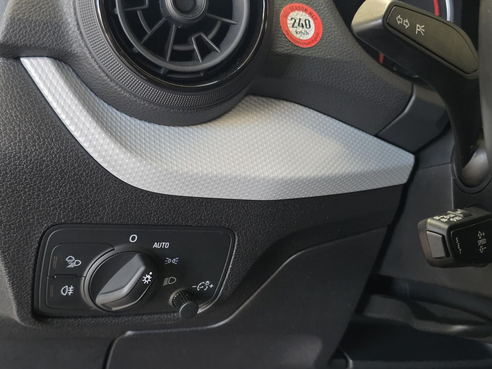 Fahrzeugabbildung Audi Automatik/Navi/LED/Ahk/31 tkm