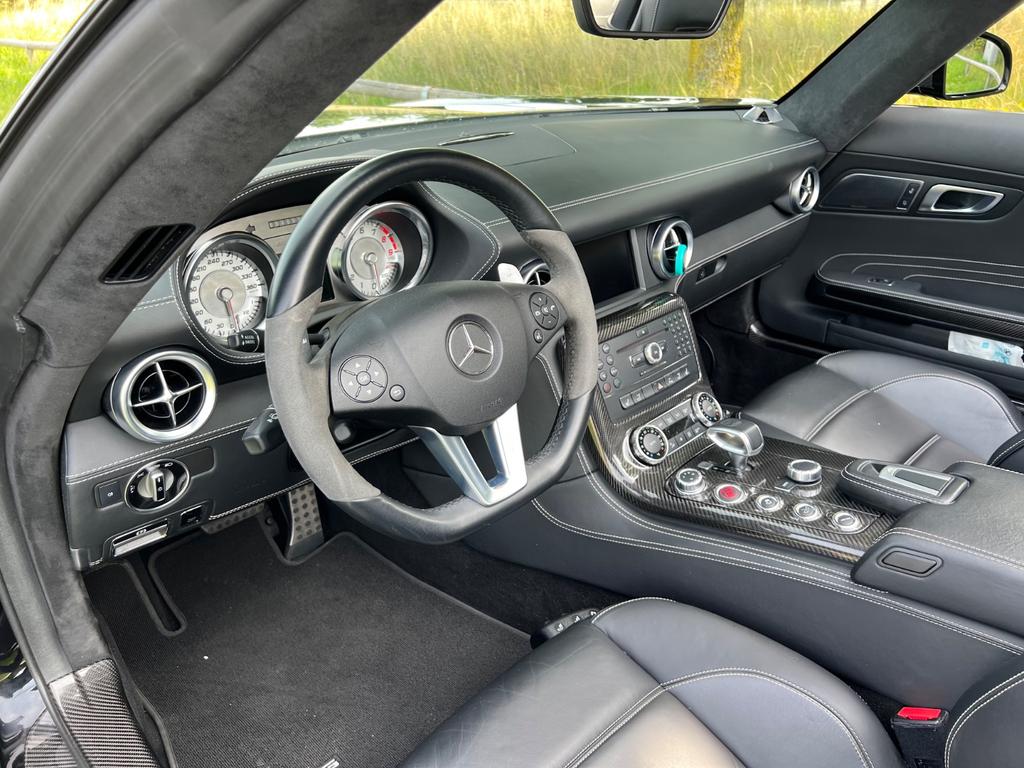 Mercedes-Benz SLS AMG