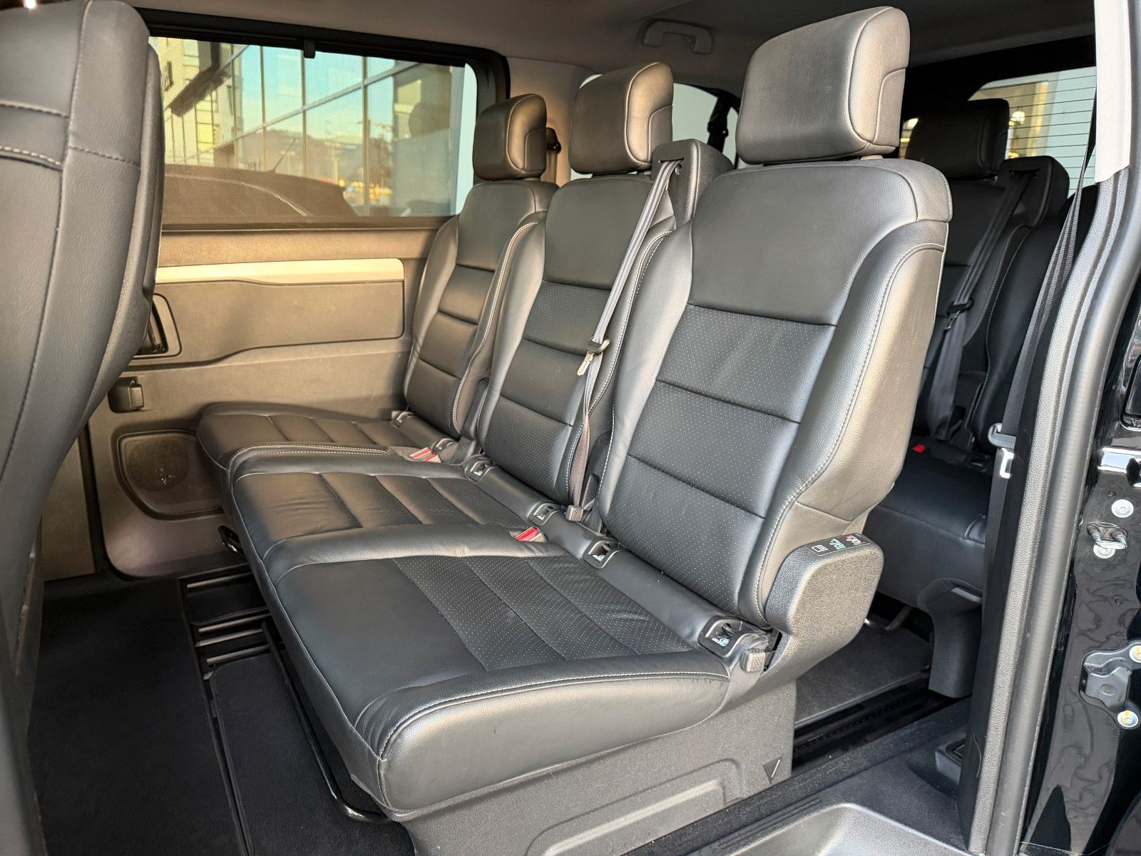 Fahrzeugabbildung Opel Zafira Life Elegance M AHK/Standheizung/8-Sitze!