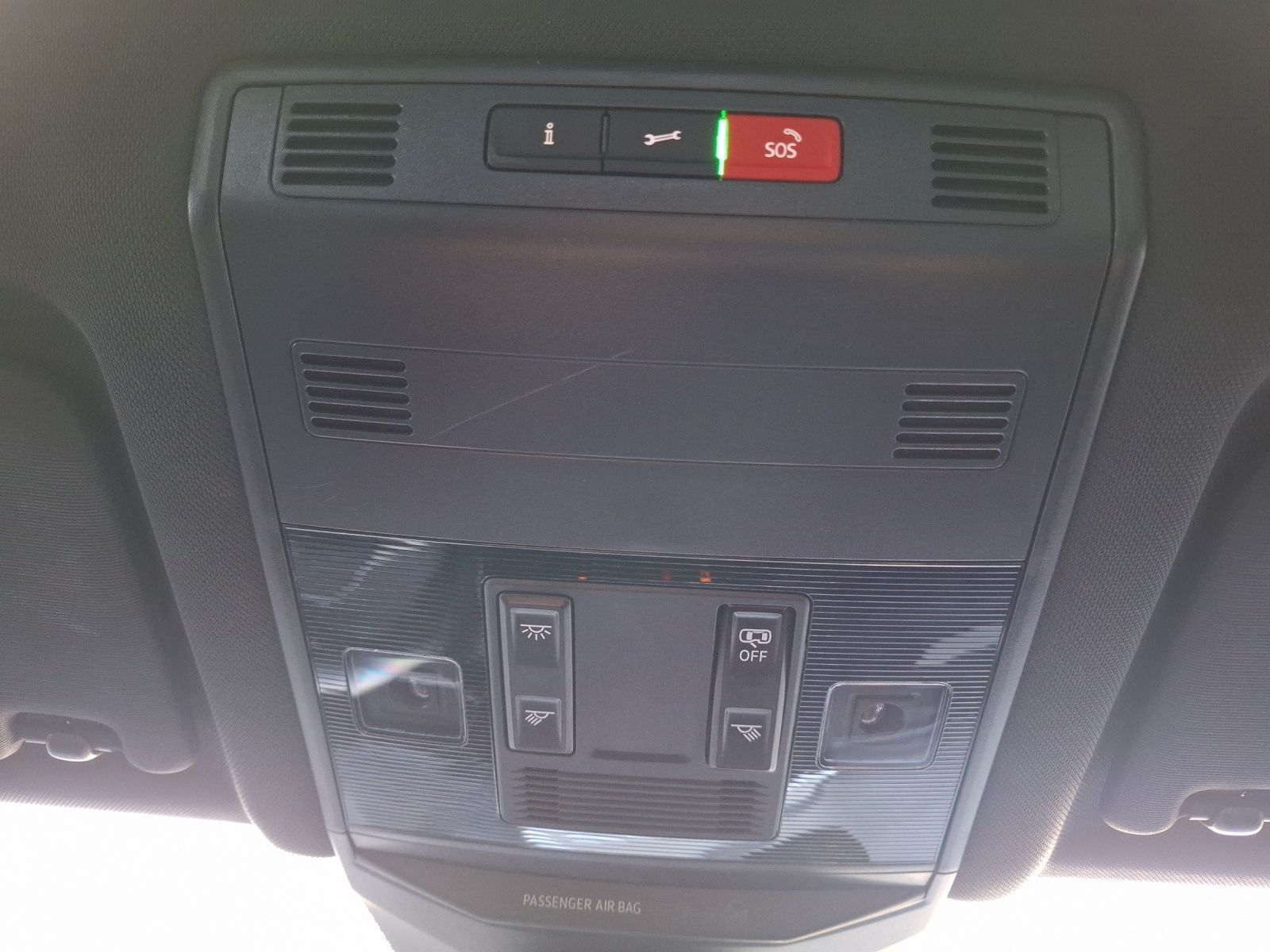 Fahrzeugabbildung Volkswagen T-Roc TSI R-Line LEDplus AID ACC APP SHZ 17"