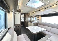 Phoenix MaXi-Alkoven 8300 LX -Festtank WC (7/19)
