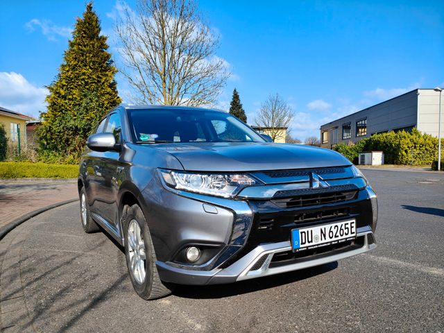 Mitsubishi Outlander PHEV Basis Spirit 4WD