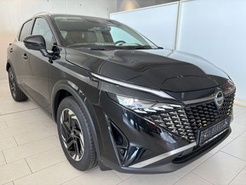 Fotografie des Nissan Qashqai 1.3 DIG-T 4x4 MHEV Xtronic N-Connecta (J