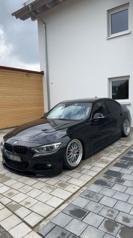 Image of BMW 320