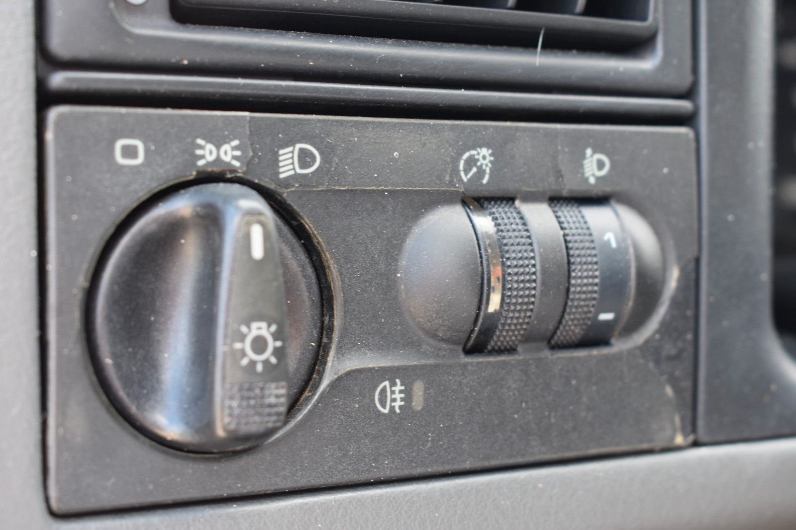 Fahrzeugabbildung Volkswagen T4 Caravelle 2.5 TDI KLIMA/SERVO/ABS/AHK