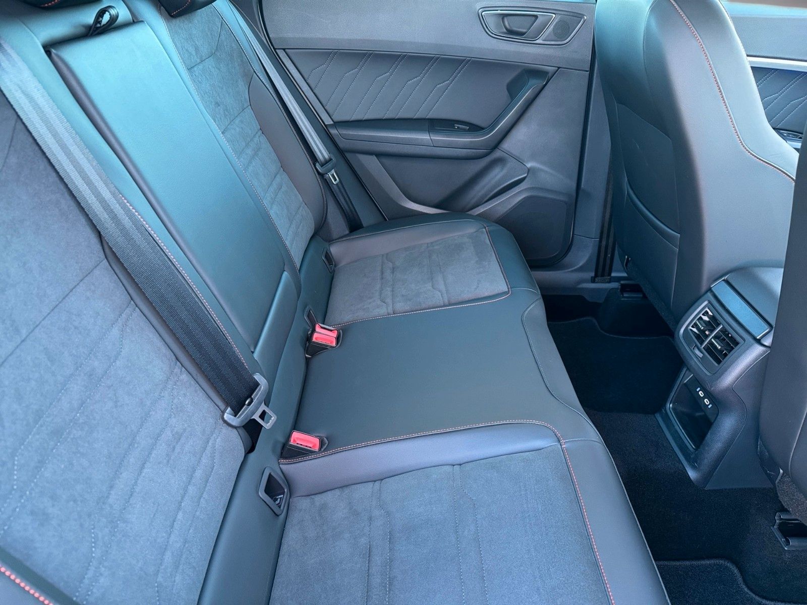 Fahrzeugabbildung SEAT Ateca FR 1.5 TSI