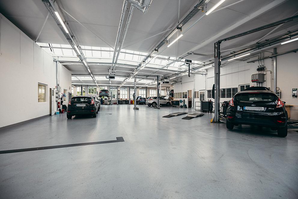 showroom-image-top