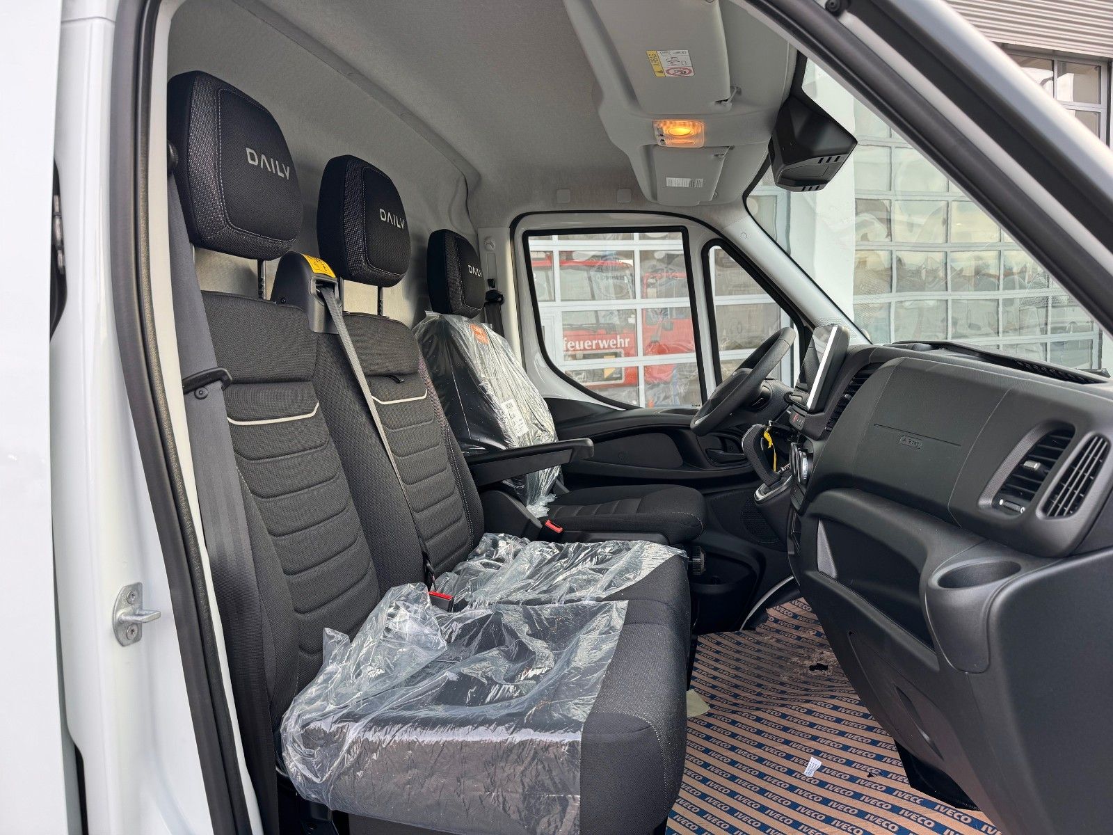 Fahrzeugabbildung Iveco Daily 35C21 HA8 *R4.100mm*AHK*LED*Automatik*