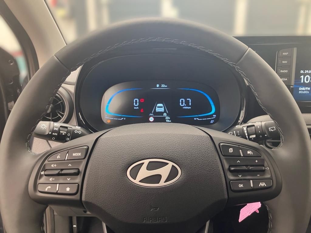 Fahrzeugabbildung Hyundai i10 Navi SHZ KAM PDC SpurH