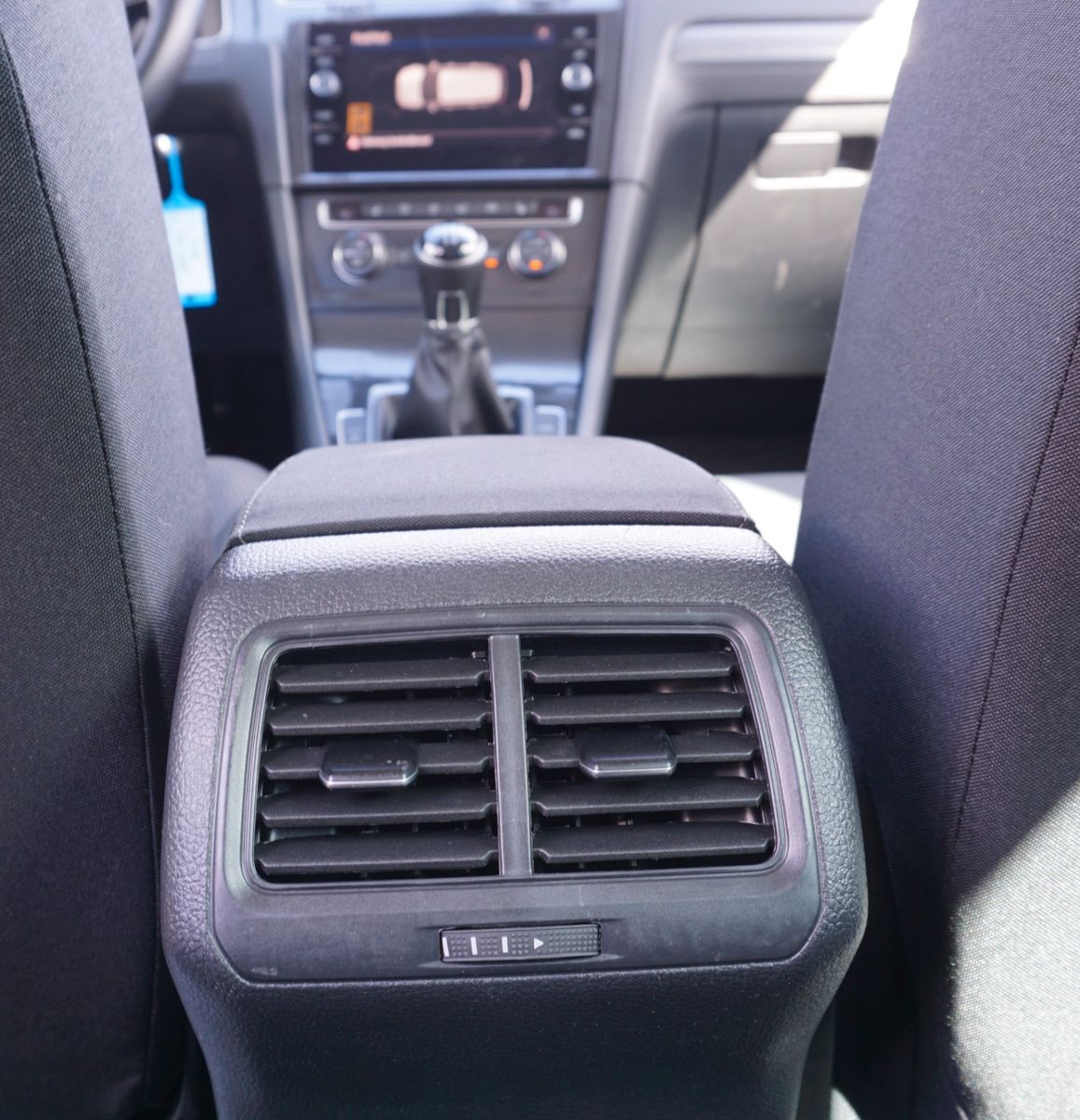 Fahrzeugabbildung Volkswagen Golf VII Variant Comfortline ACC,Navi,SH,PDC