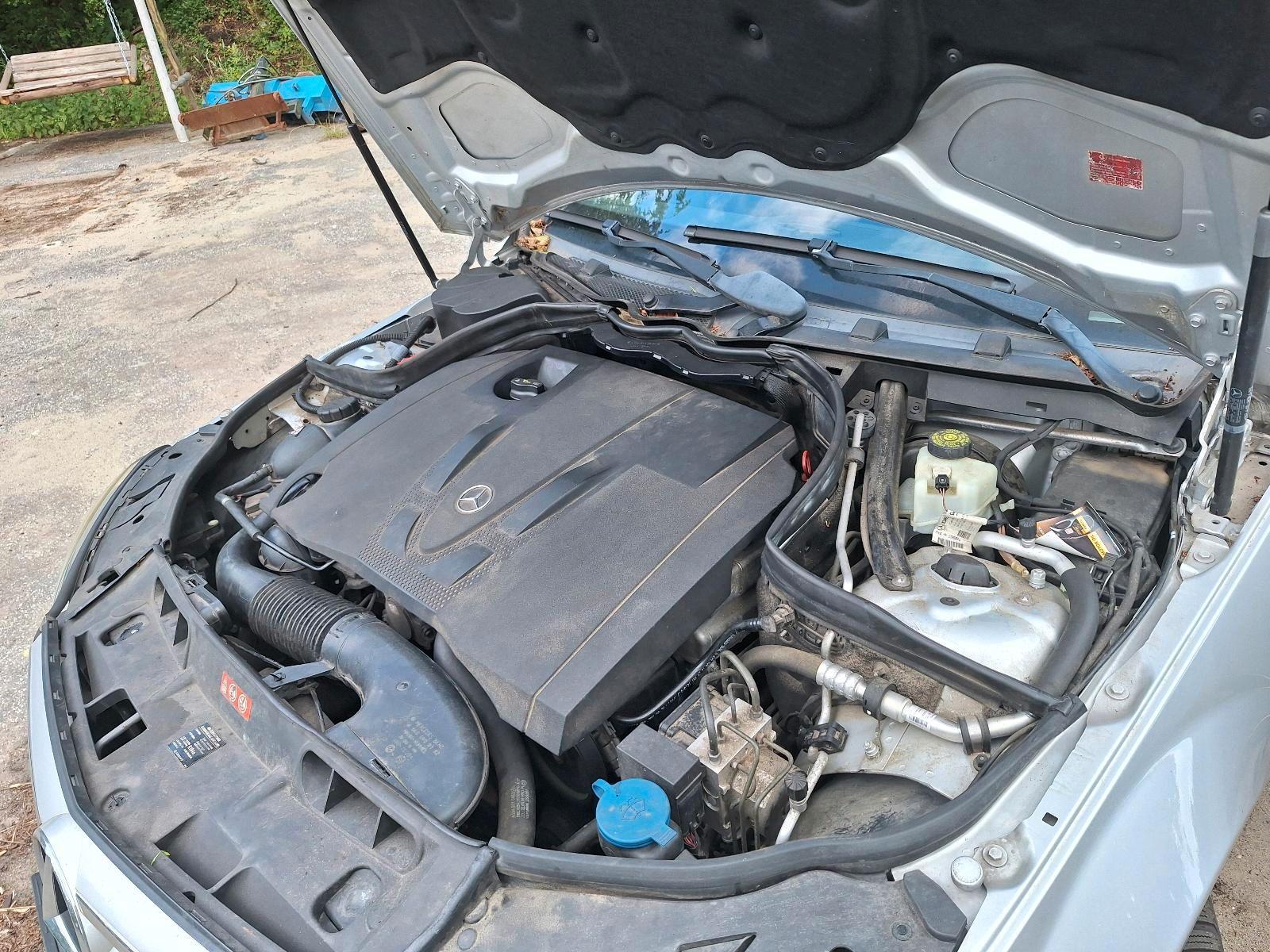 Mercedes-Benz C200 2009 — photo 13