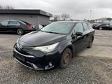 Toyota Avensis Touring Sports Comfort 1.8 Automatic - Toyota Avensis mit Benzin-Antrieb: Kombi, Automatik, 1.8