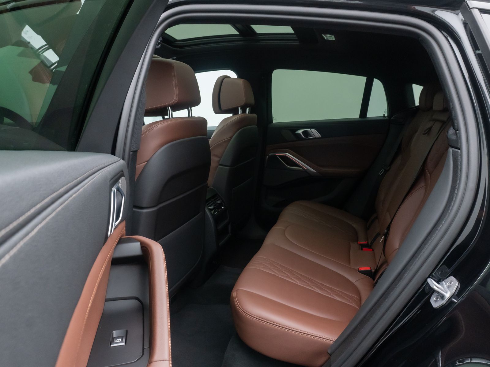 Fahrzeugabbildung BMW X6 M50i 360&deg;Laser DAB H/K Panoram Individual 22"