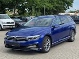 Volkswagen Passat 2.0 TDI 4Motion °StdHz°Pano°Matrix°AHK° - Volkswagen Passat: Blau, Kombi, Motion