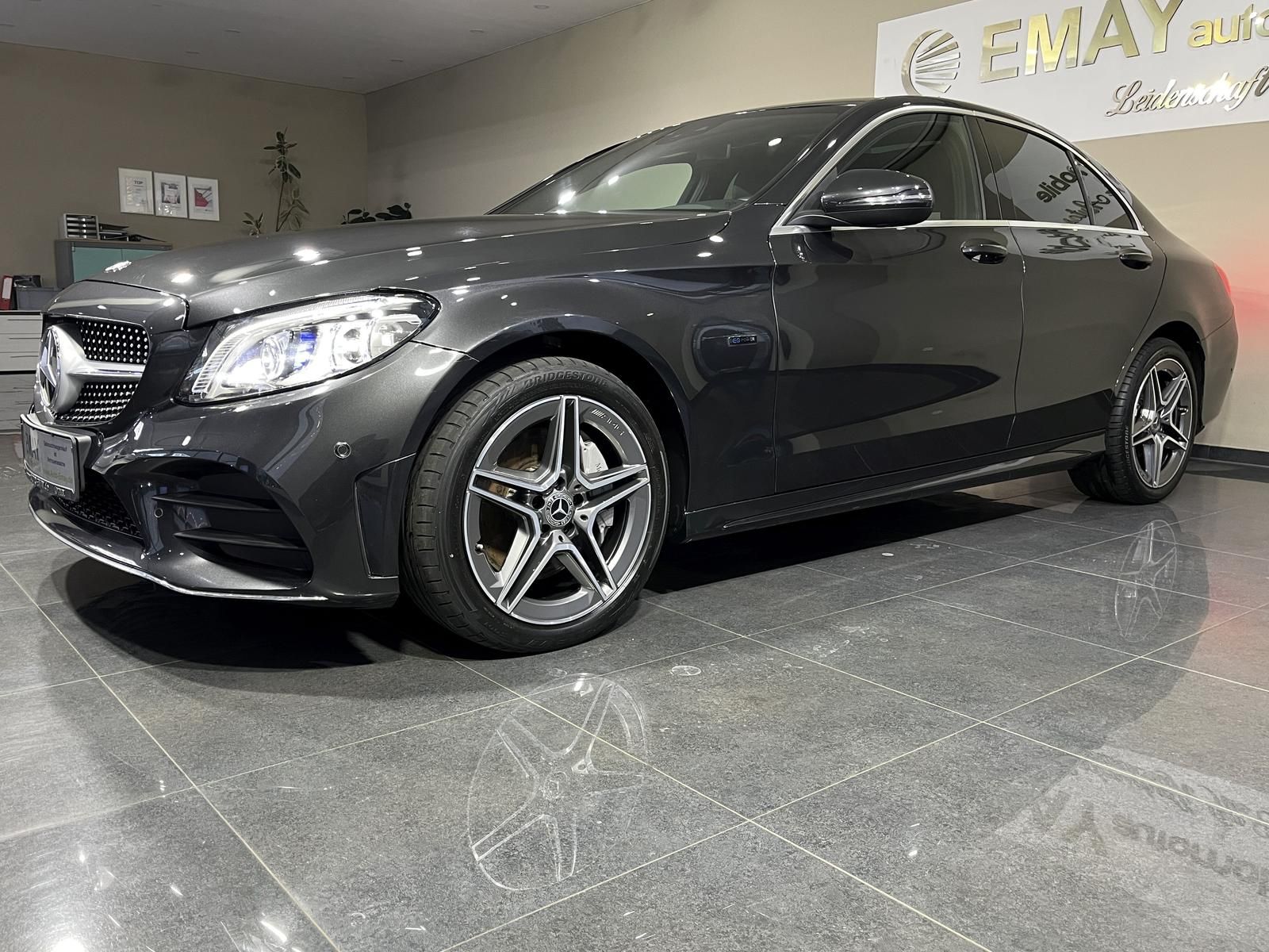 MERCEDES-BENZ C 300 de Amg Line /P.Dach/Head Up/Alcantara/