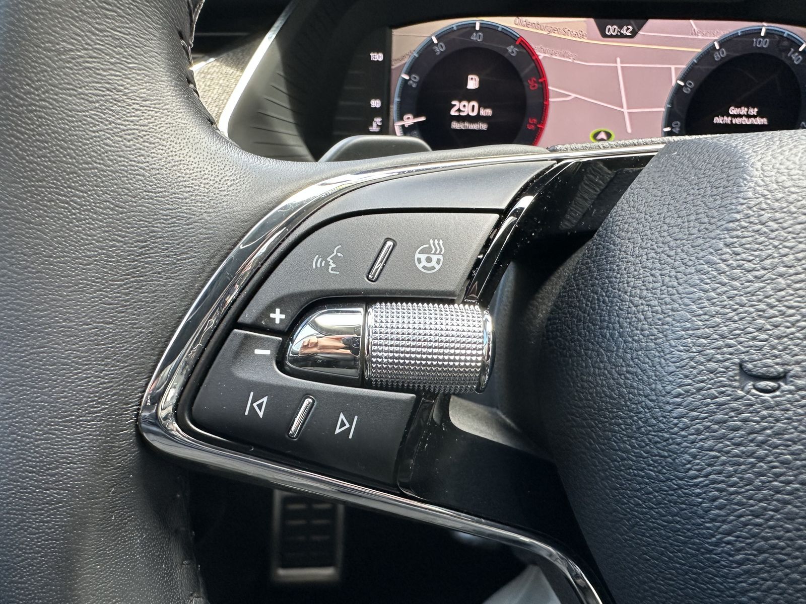 Fahrzeugabbildung SKODA Octavia Combi Scout 2.0 TDI DSG 4x4 NAV+LED+AHK
