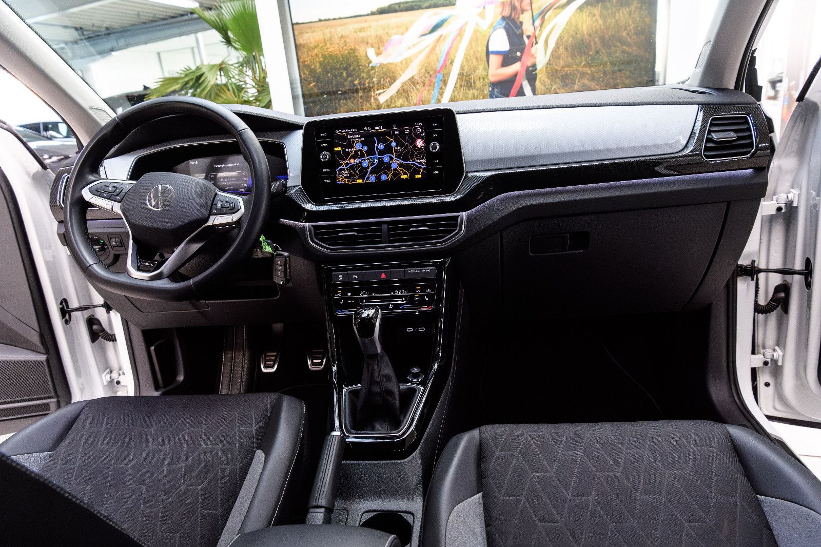 Fahrzeugabbildung Volkswagen T-Cross 1.0 TSI Goal +NAVI +LED