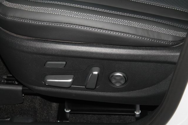 Fahrzeugabbildung Hyundai Santa Fe 2.2 CRDi Signature 4WD DCT Panoramadach