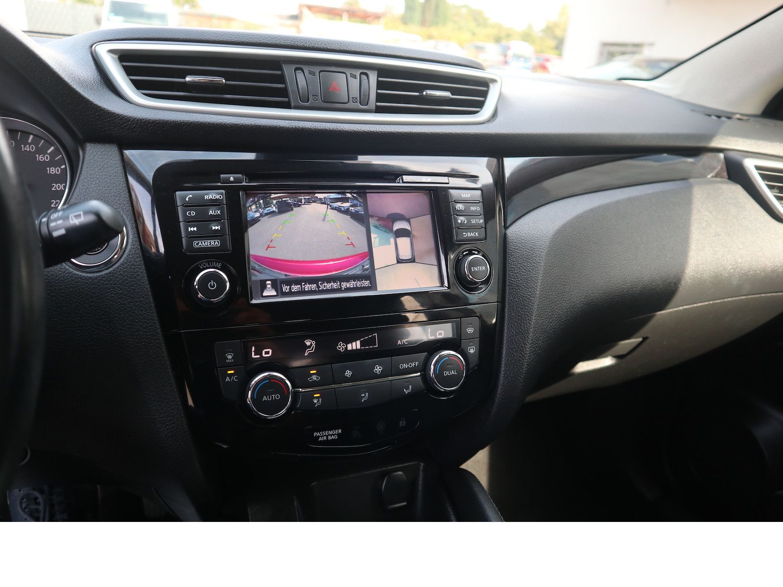 Fahrzeugabbildung Nissan Qashqai Tekna Navi Leder Scheckheftgepflegt