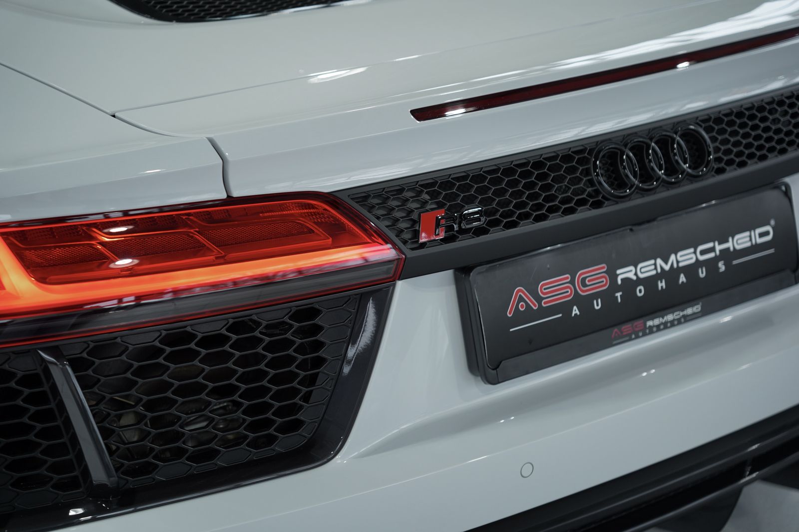 Audi R8