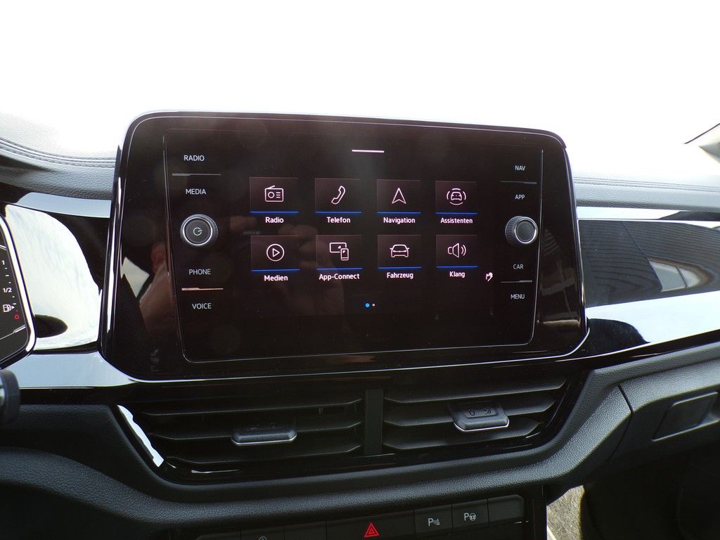Fahrzeugabbildung Volkswagen T-Roc TDI 2.0 DSG *R-Line*Matrix*RüKa*Navi*3,99%