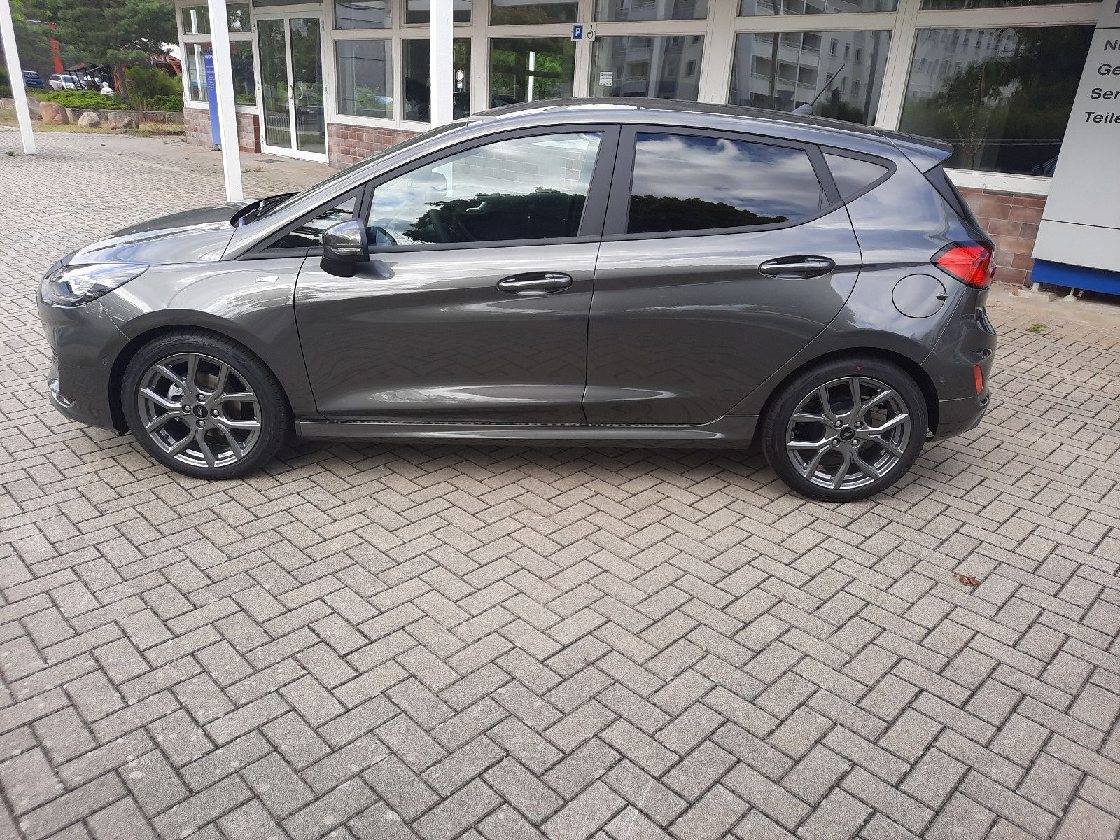 Fahrzeugabbildung Ford Fiesta ST-Line Winterpaket, LED,...