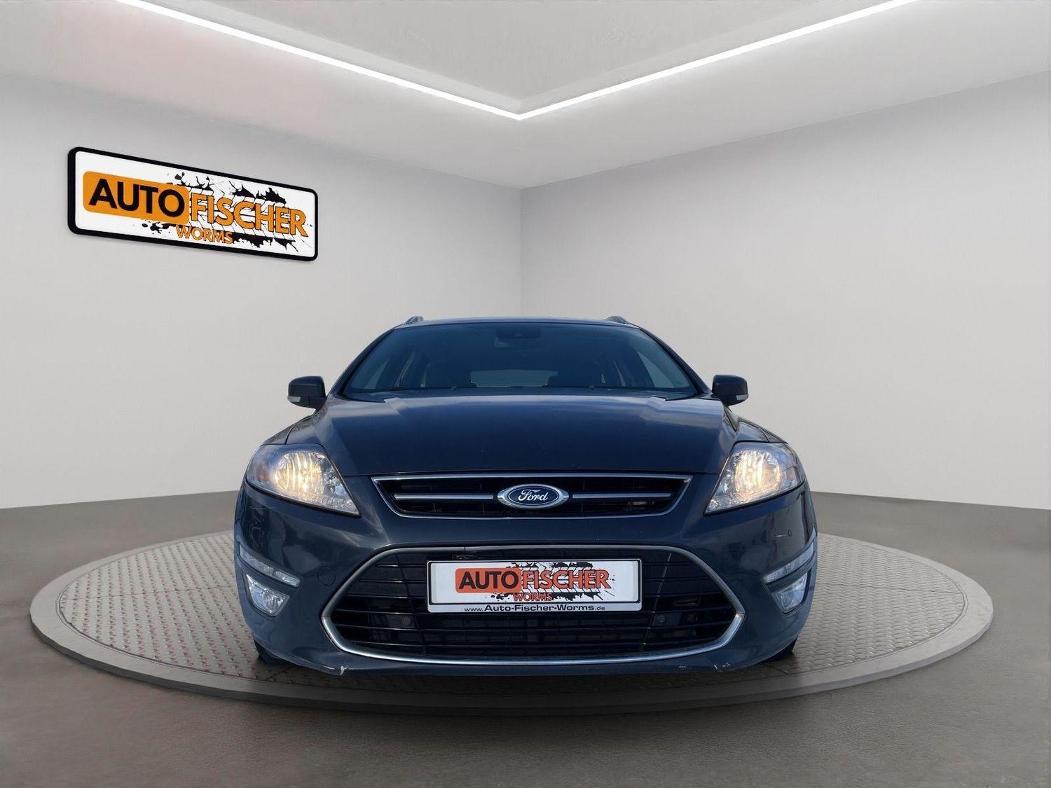 Ford Mondeo 2013 — вигляд ззаду