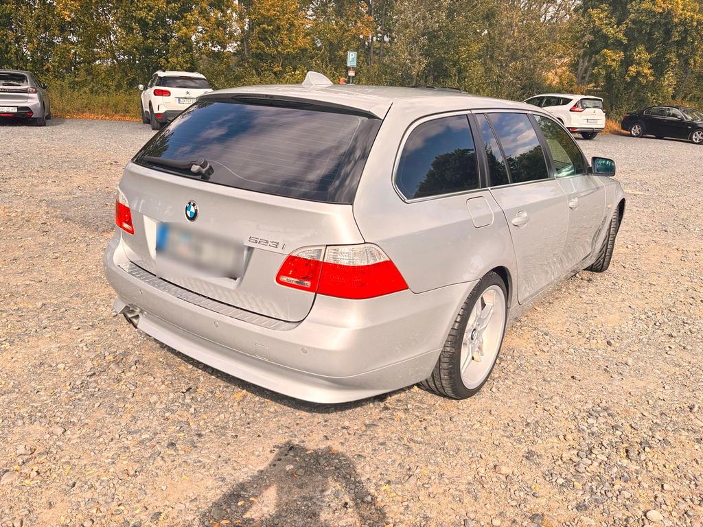 BMW 523